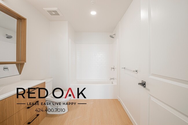 Building Photo - 856 S Gramercy Dr