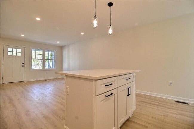 Building Photo - 1 Cottage St