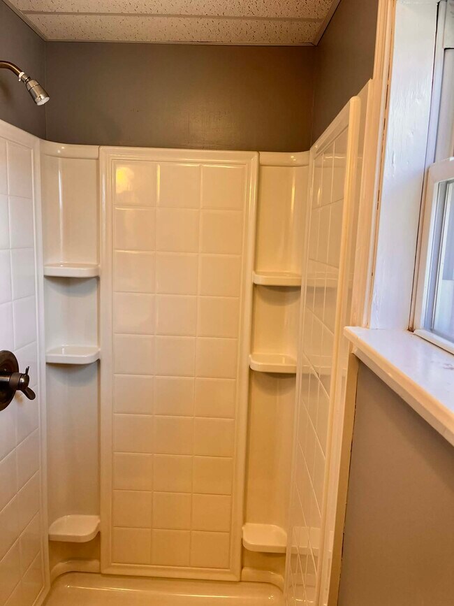 Building Photo - Newcomerstown Quad