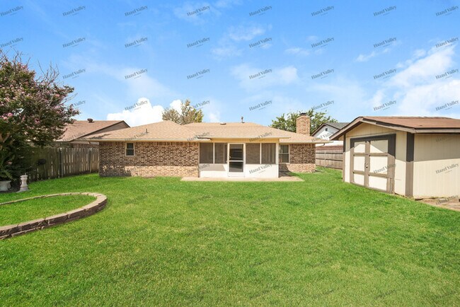 Building Photo - 13312 Eastvalley Rd