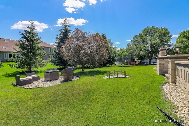 Building Photo - BEAUTIFUL HOUSE- 4 bedroom, 3.5 bath 2 sto...