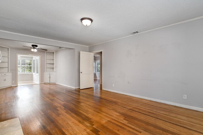 Building Photo - 7802 Morton St