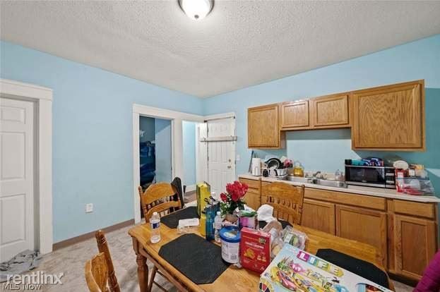 Building Photo - 3 br, 1 bath Duplex - 10518 Crestwood Aven...