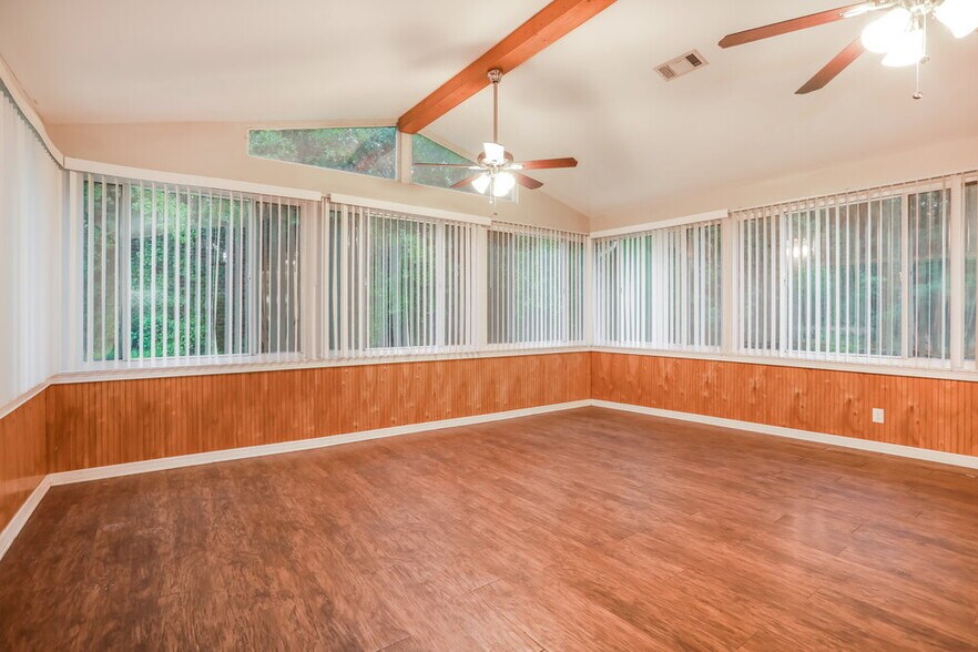 Building Photo - 299 Thornbrook Ct