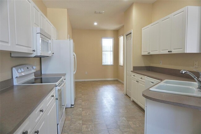 Building Photo - 817 Terranova Rd