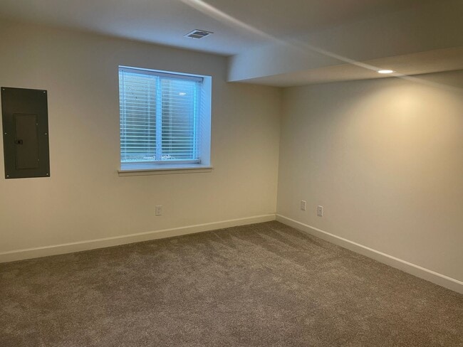 Building Photo - 16161 Fontana St