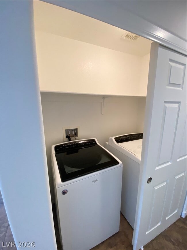 Building Photo - 2311 Silver Crew Pass