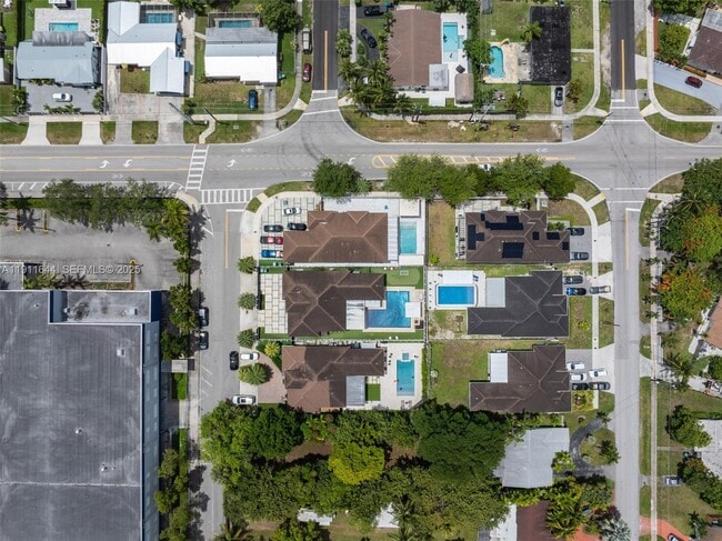 Building Photo - 1550 SW 89th Ct