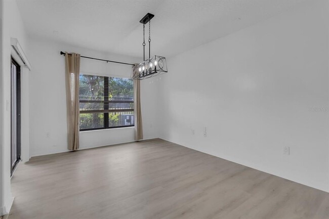 Building Photo - 4210 Windsor Lake Cir