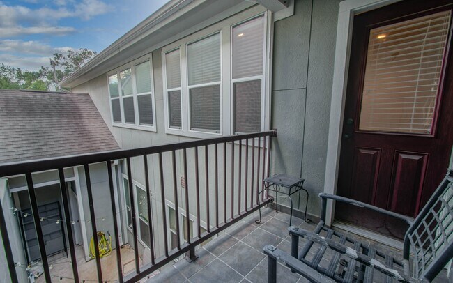 Building Photo - 10205 Brooktree Dr