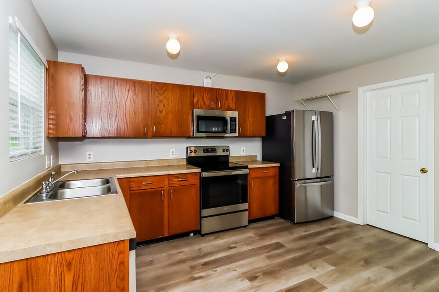 Building Photo - 312 Cloverdale Ct