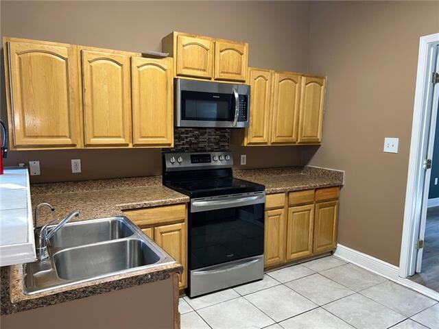 Building Photo - 2633 Iberville St