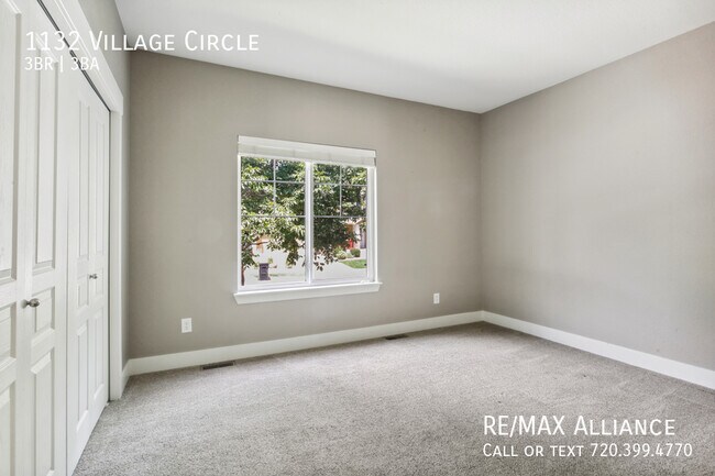 Building Photo - 1132 Village Cir