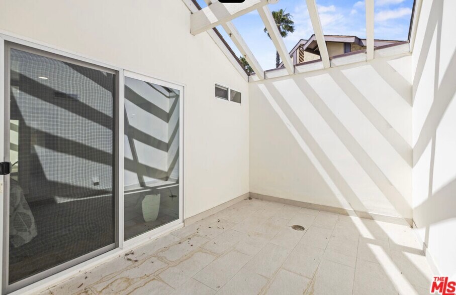 Building Photo - 13 Pepper Ct