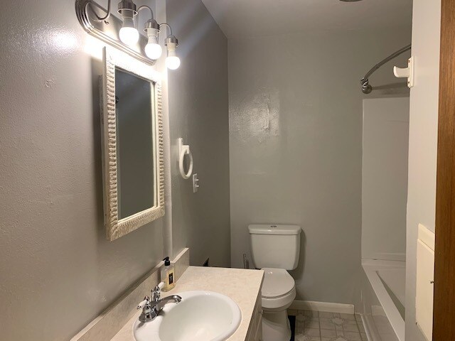 Building Photo - 213 N Berry Pine Rd