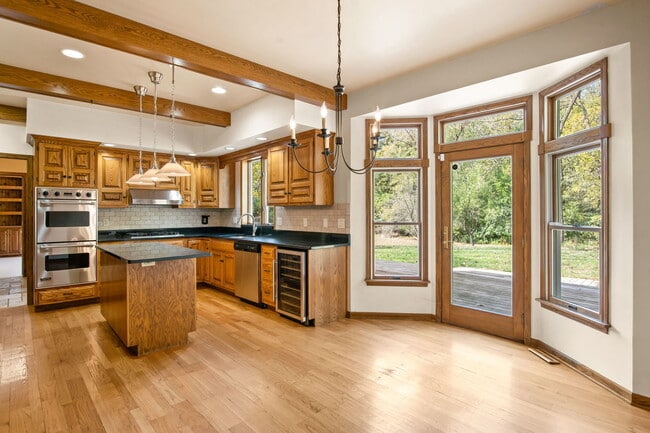 Building Photo - 41W230 Sylvan Dr