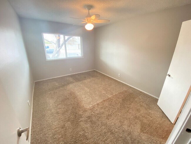 Building Photo - Charming 4 Bedroom, 3 Bath, Single-Story H...