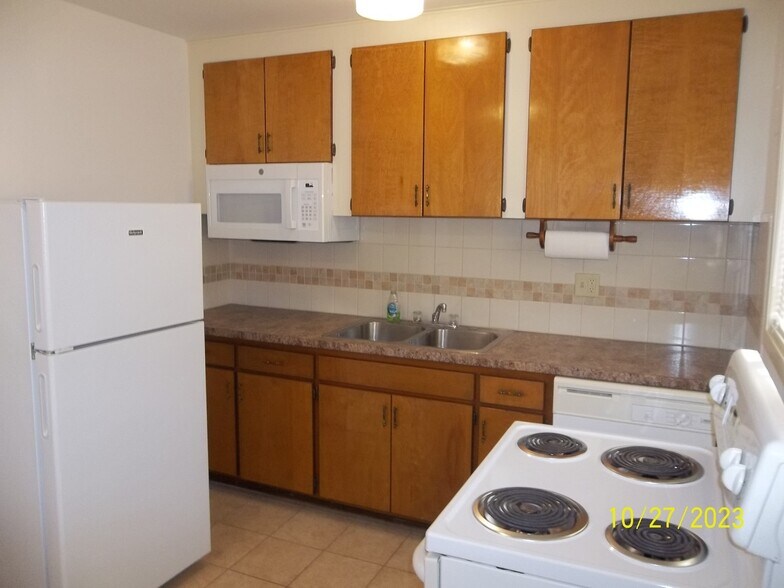 Kitchen - 431 E 19th St