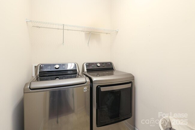 Building Photo - 1512 Sunflower Field Pl