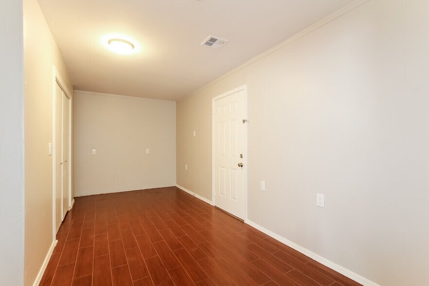 Building Photo - 601 W Wescott Dr