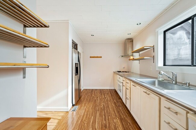 Building Photo - Adorable 3-Bedroom 1.5 Bath Townhome In A Peaceful Wooded Setting In Chapel Hill!