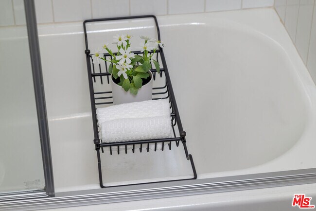 Building Photo - 1522 Cochran Ave