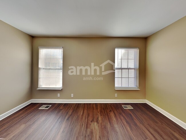 Building Photo - 112 Settlers Way