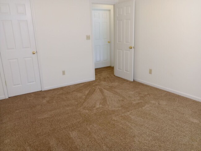 Building Photo - 3500-3502-3502 Delmar Ct