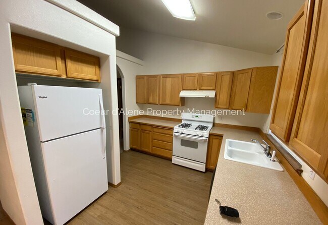 Building Photo - 3 bed house in Fieldstone!