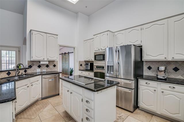 Building Photo - 3764 Lakeway Ct