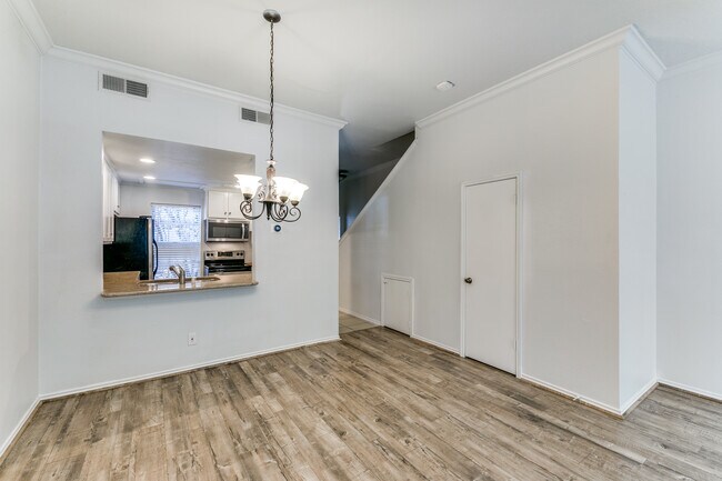 Building Photo - 2815 Welborn St