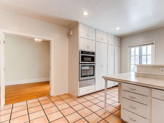 Building Photo - Charming Cheesman Park Duplex | 2 Bed / 2 Bath | Large Yard + Deck