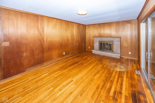 Building Photo - 628 Ash Dr