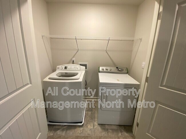 Building Photo - 3091 Greyton Dr