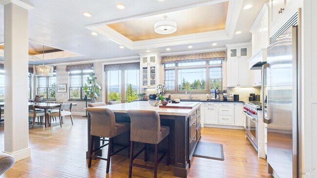 Building Photo - 3225 W Dry Creek Rd