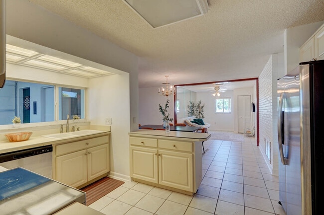 Building Photo - 107 Jamaica Dr