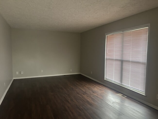 Building Photo - 5707 Gateway Dr