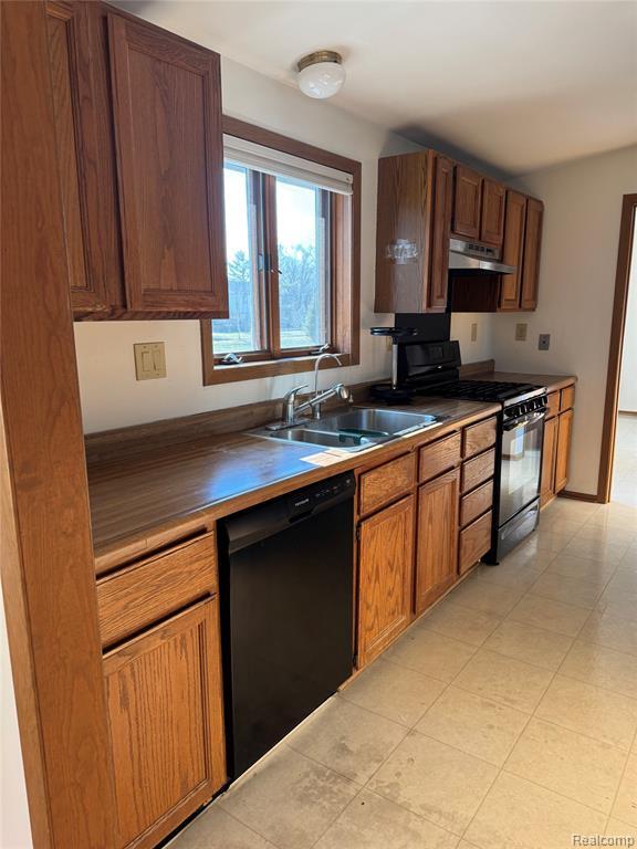 Building Photo - 2346 London Bridge Dr