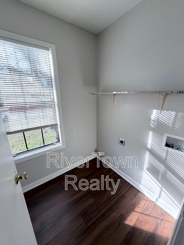 Building Photo - 3494 Sealy Ave