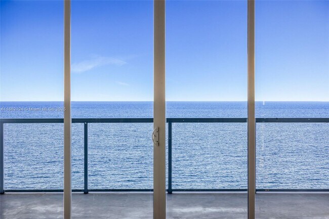 Building Photo - 704 N Ocean Blvd