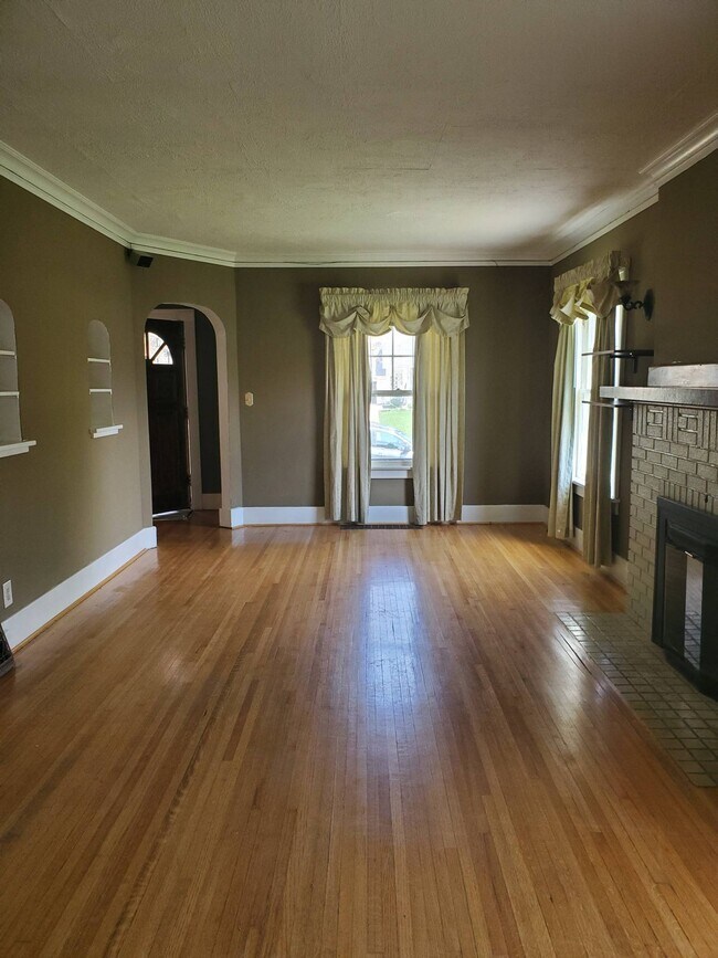 Building Photo - 1531 W Harrison St