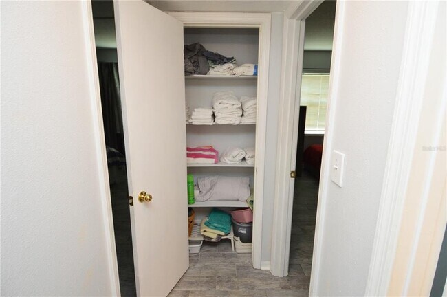 Building Photo - 3873 Pompano Dr SE