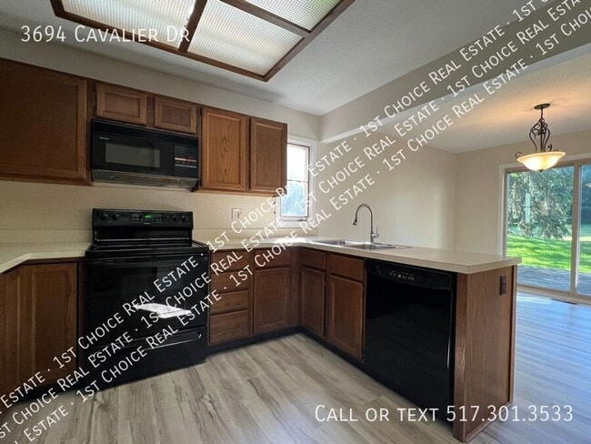 Building Photo - 3694 Cavalier Dr