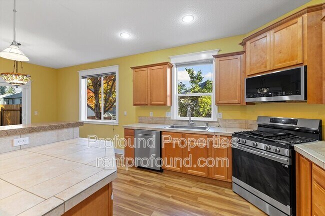 Building Photo - 7909 SW Oviatt Dr