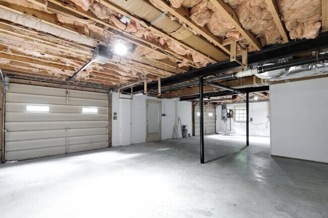 Building Photo - 5001 Southmoor Rd