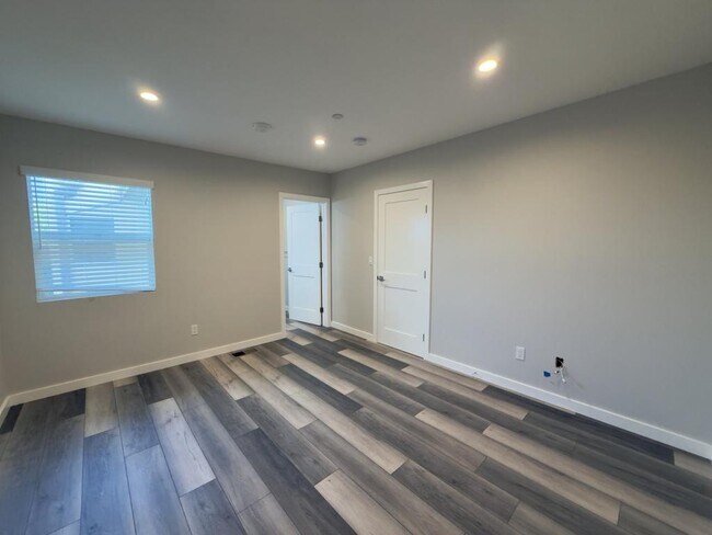Building Photo - 4965 Imperial Ave