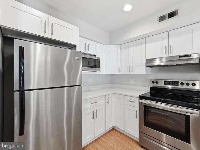 Building Photo - 5854 Orchard Hill Ct