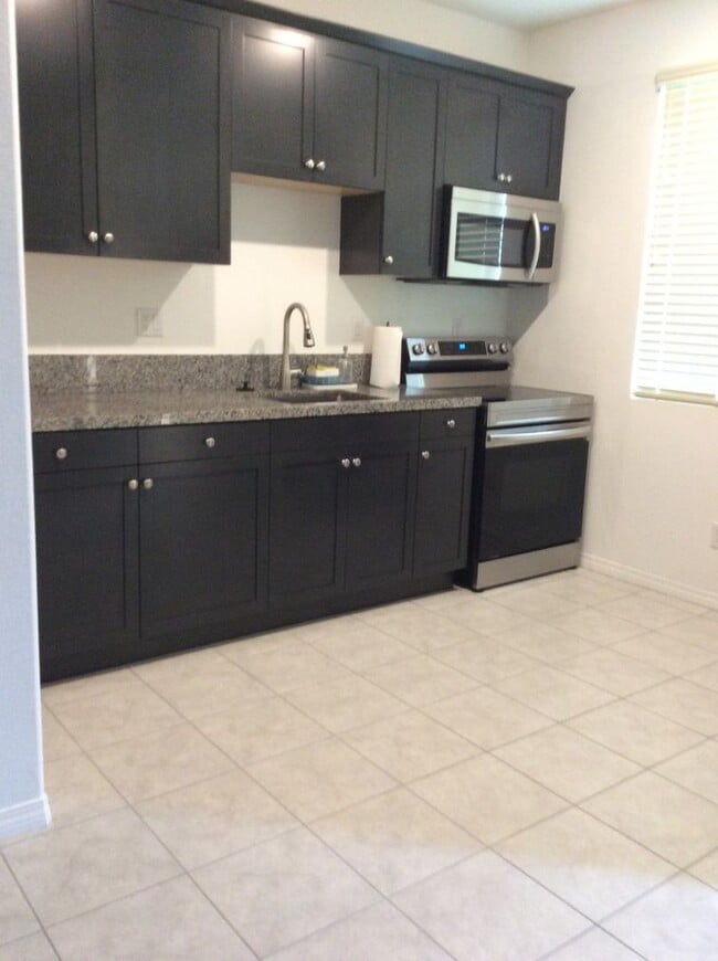 Building Photo - 26389 Valencia Wy