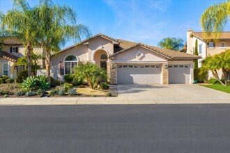 Building Photo - Single Level Rancho San Pasqual Home