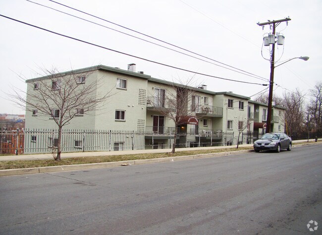 Primary Photo - Highland Court Condos